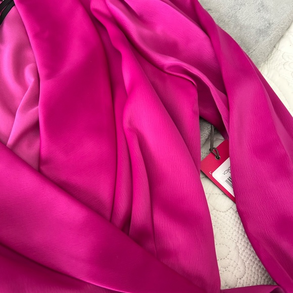 Shawl Collar Long Sleeve Satin Dress Vince Camuto - Picture 12 of 16